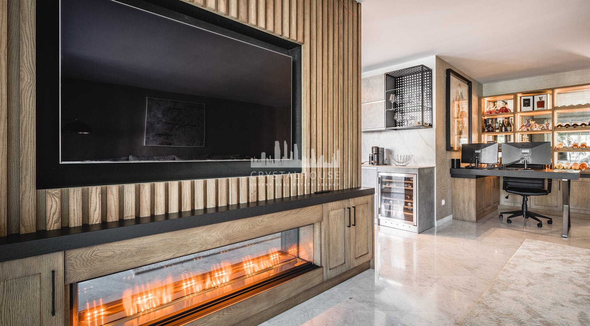 Fully renovated southwest-facing luxury apartment in Japanese Gardens, Marina Puente Romano.