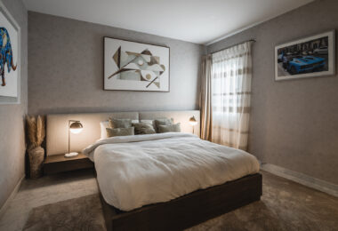 Fully renovated southwest-facing luxury apartment in Japanese Gardens, Marina Puente Romano.