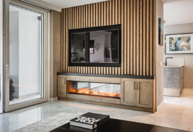 Fully renovated southwest-facing luxury apartment in Japanese Gardens, Marina Puente Romano.
