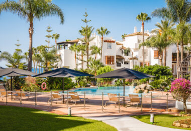 Fully renovated southwest-facing luxury apartment in Japanese Gardens, Marina Puente Romano.