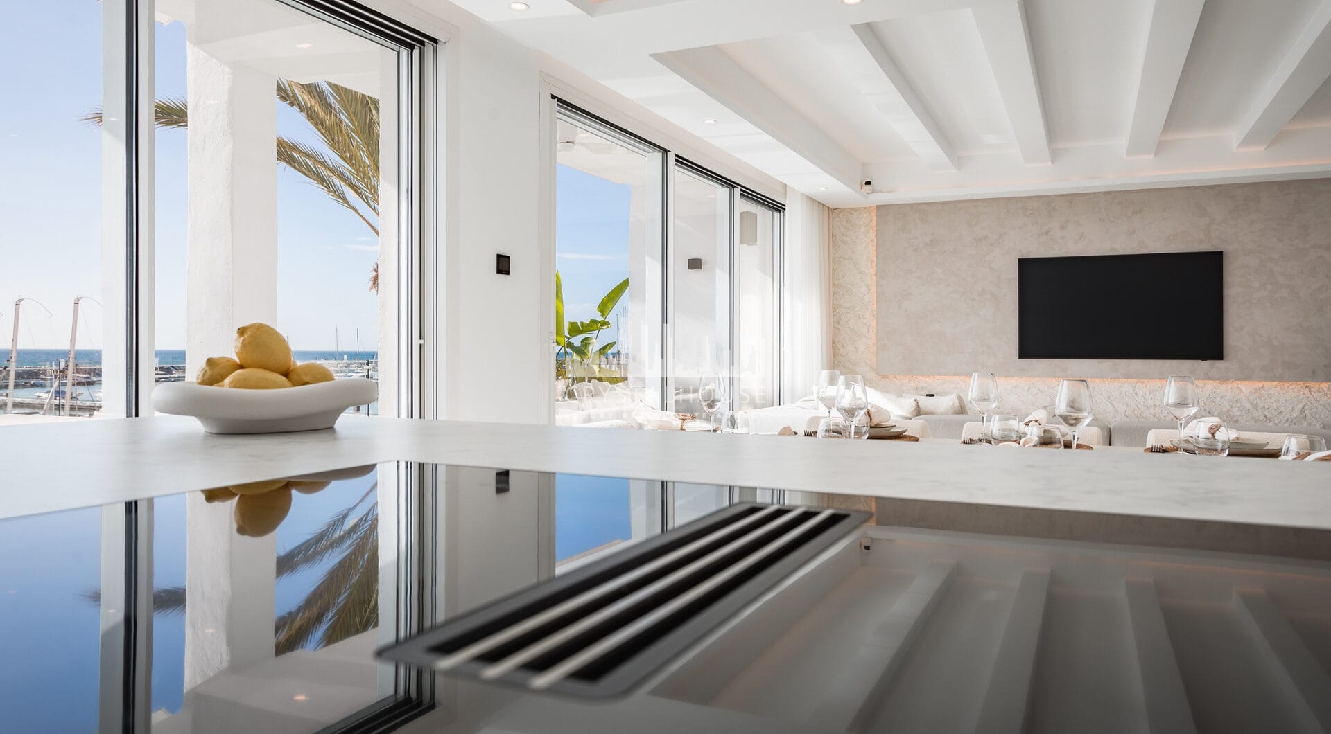 Bright and spacious fully renovated duplex penthouse in frontline Puerto Banús with panoramic marina and sea views. Featuring 4 bedrooms, 4 bathrooms, a modern open-plan living area, high-end marble floors, and a luxury terrace. Fully furnished and redesi