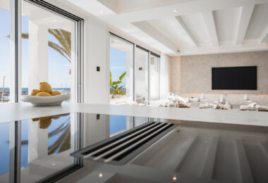 Bright and spacious fully renovated duplex penthouse in frontline Puerto Banús with panoramic marina and sea views. Featuring 4 bedrooms, 4 bathrooms, a modern open-plan living area, high-end marble floors, and a luxury terrace. Fully furnished and redesi