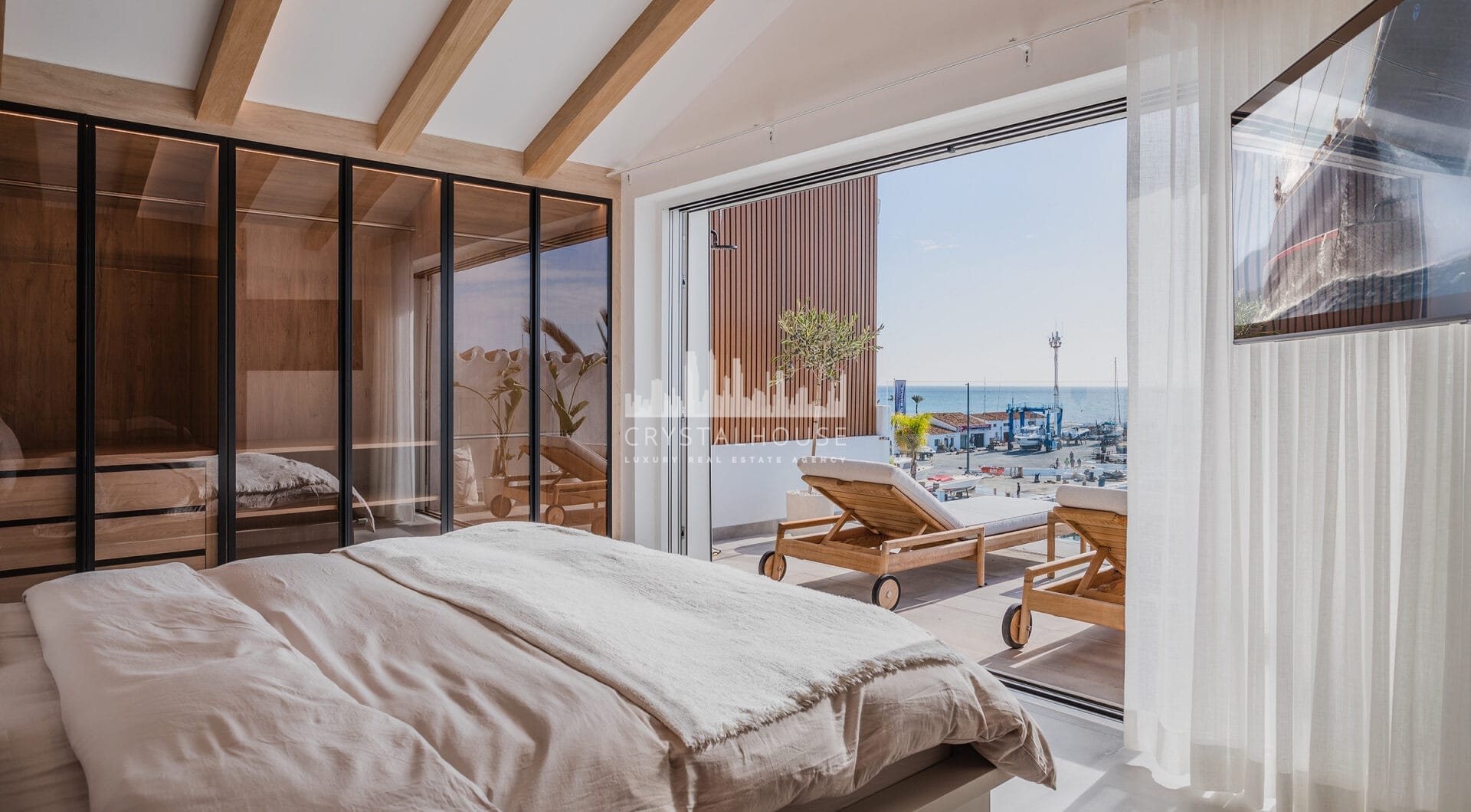 Bright and spacious fully renovated duplex penthouse in frontline Puerto Banús with panoramic marina and sea views. Featuring 4 bedrooms, 4 bathrooms, a modern open-plan living area, high-end marble floors, and a luxury terrace. Fully furnished and redesi