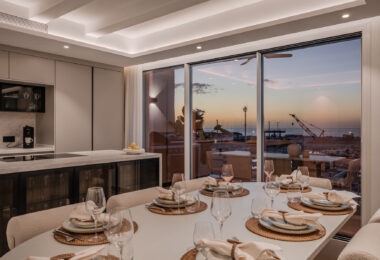 Bright and spacious fully renovated duplex penthouse in frontline Puerto Banús with panoramic marina and sea views. Featuring 4 bedrooms, 4 bathrooms, a modern open-plan living area, high-end marble floors, and a luxury terrace. Fully furnished and redesi