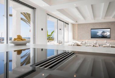 Bright and spacious fully renovated duplex penthouse in frontline Puerto Banús with panoramic marina and sea views. Featuring 4 bedrooms, 4 bathrooms, a modern open-plan living area, high-end marble floors, and a luxury terrace. Fully furnished and redesi
