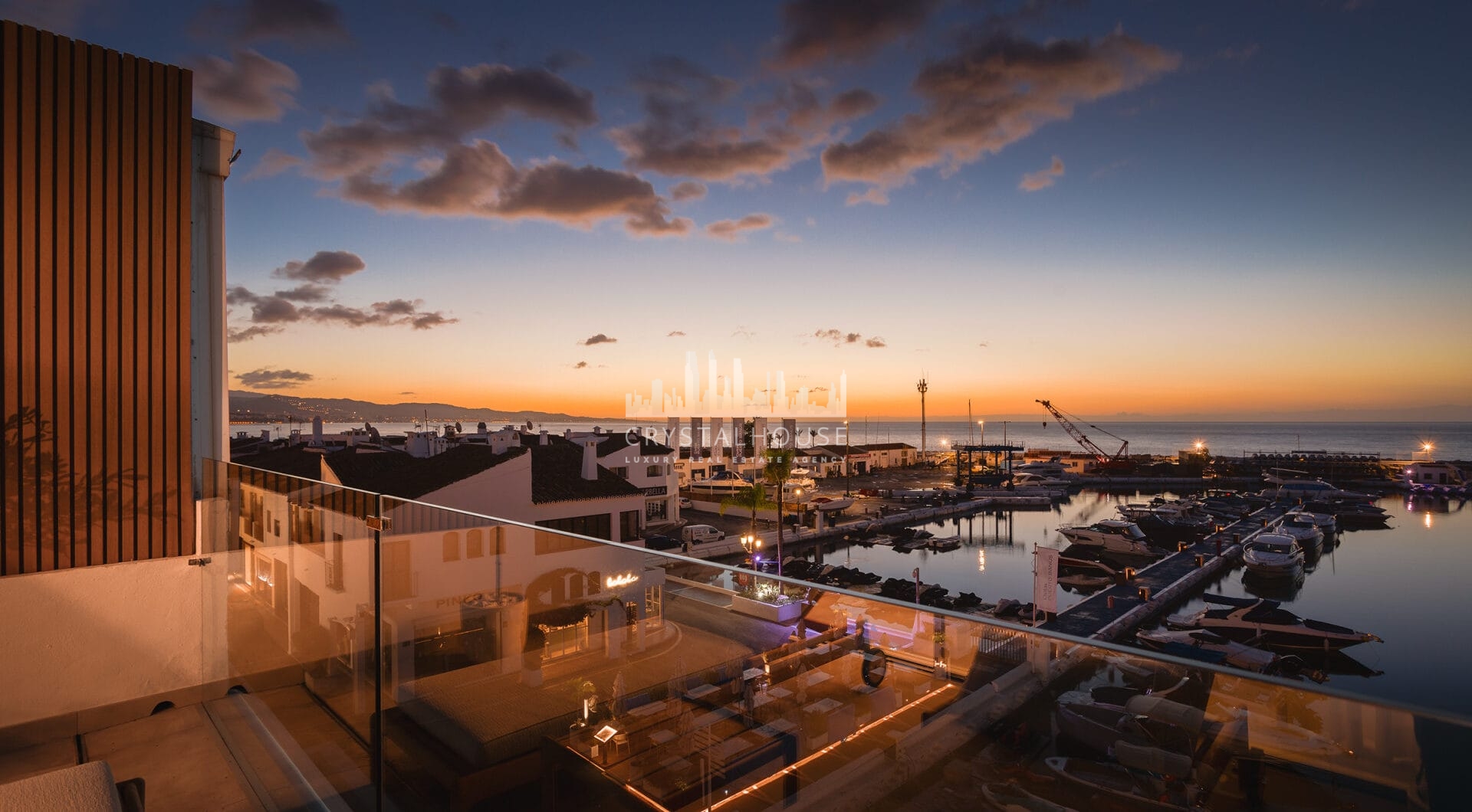 Bright and spacious fully renovated duplex penthouse in frontline Puerto Banús with panoramic marina and sea views. Featuring 4 bedrooms, 4 bathrooms, a modern open-plan living area, high-end marble floors, and a luxury terrace. Fully furnished and redesi