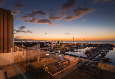 Bright and spacious fully renovated duplex penthouse in frontline Puerto Banús with panoramic marina and sea views. Featuring 4 bedrooms, 4 bathrooms, a modern open-plan living area, high-end marble floors, and a luxury terrace. Fully furnished and redesi
