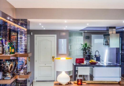 Stylish and fully renovated ground-floor apartment in Las Lomas del Marbella Club, Golden Mile.
