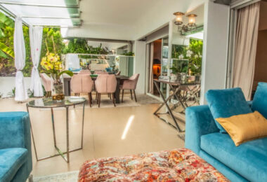 Stylish and fully renovated ground-floor apartment in Las Lomas del Marbella Club, Golden Mile.