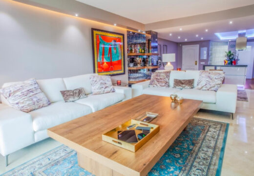 Stylish and fully renovated ground-floor apartment in Las Lomas del Marbella Club, Golden Mile.