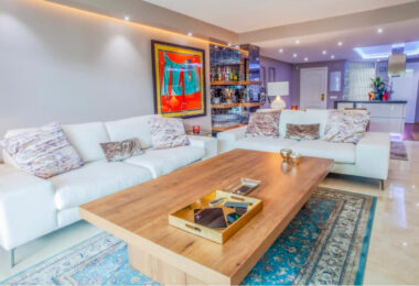 Stylish and fully renovated ground-floor apartment in Las Lomas del Marbella Club, Golden Mile.