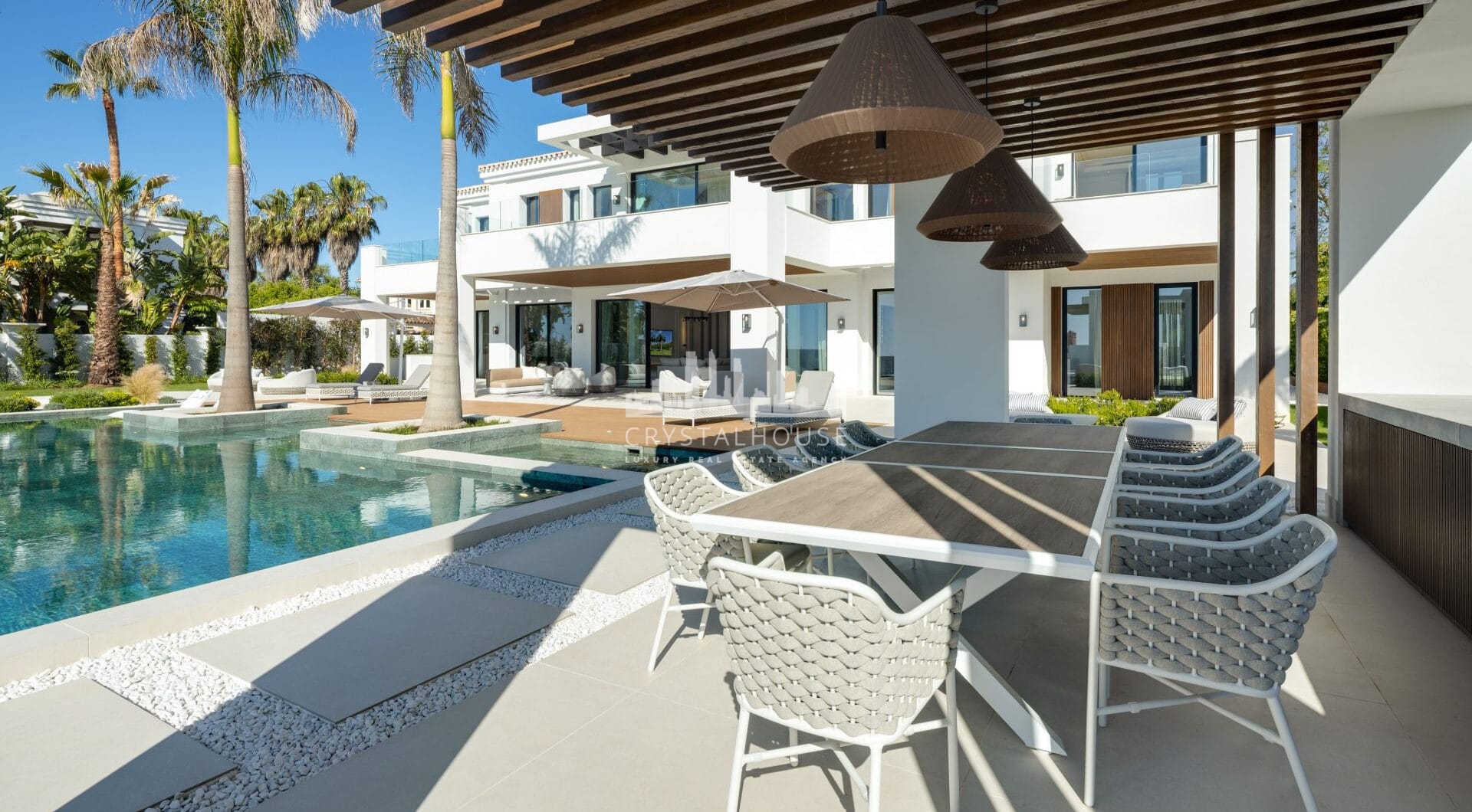 Presenting Villa Solace, a luxurious villa  for sale in the highly sought-after Monte Halcones urbanisation.