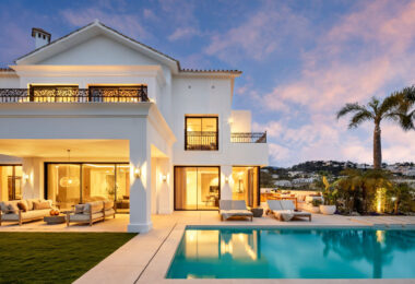 Discover Villa Fortuna, a stunningly renovated luxury villa situated in the prestigious gated community of Los Arqueros, offering spectacular views over the Los Arqueros Golf Course.