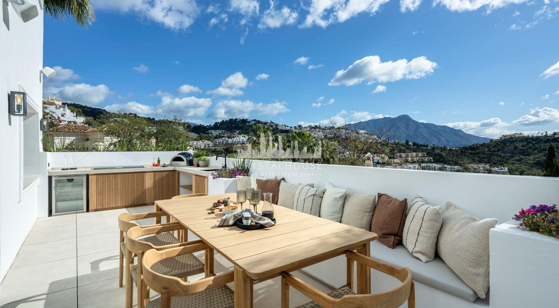 Discover Villa Fortuna, a stunningly renovated luxury villa situated in the prestigious gated community of Los Arqueros, offering spectacular views over the Los Arqueros Golf Course.