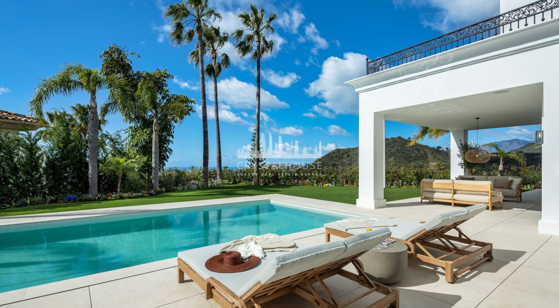 Discover Villa Fortuna, a stunningly renovated luxury villa situated in the prestigious gated community of Los Arqueros, offering spectacular views over the Los Arqueros Golf Course.