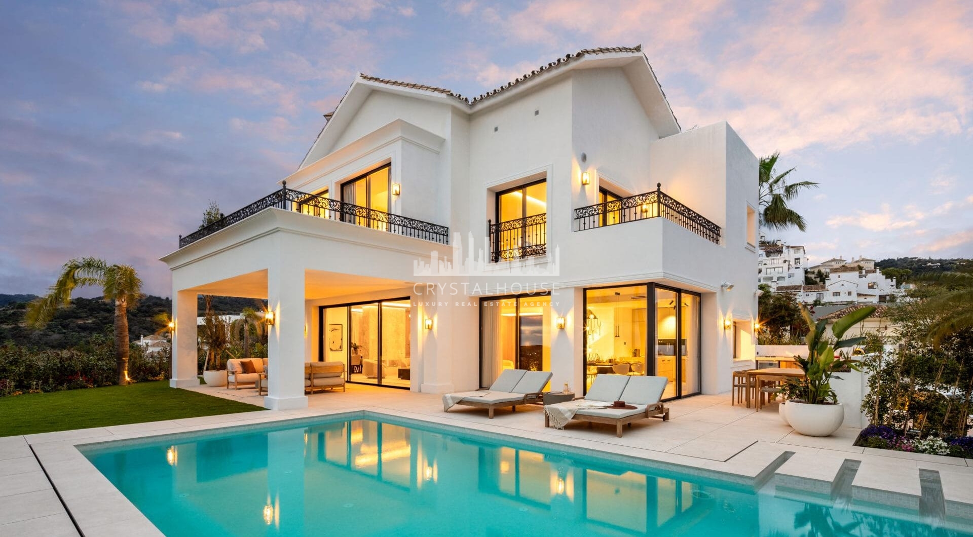 Discover Villa Fortuna, a stunningly renovated luxury villa situated in the prestigious gated community of Los Arqueros, offering spectacular views over the Los Arqueros Golf Course.