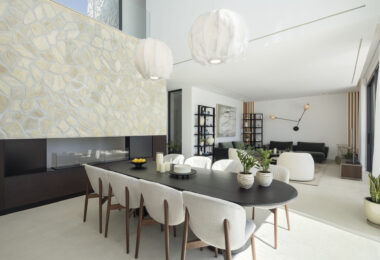 Recently completed, Villa Tiza is a brand-new, high-specification villa for sale and located in an exclusive gated development of just three luxury residences within the La Quinta area.