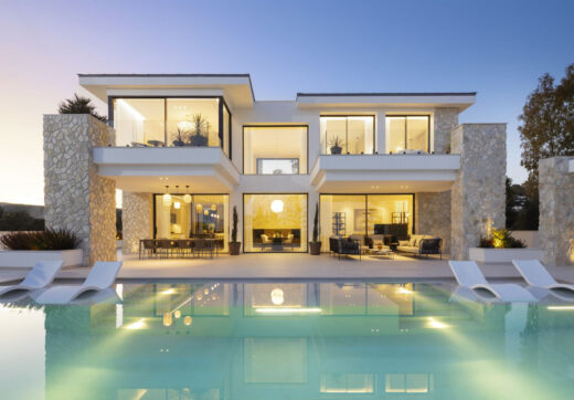 Recently completed, Villa Tiza is a brand-new, high-specification villa for sale and located in an exclusive gated development of just three luxury residences within the La Quinta area.