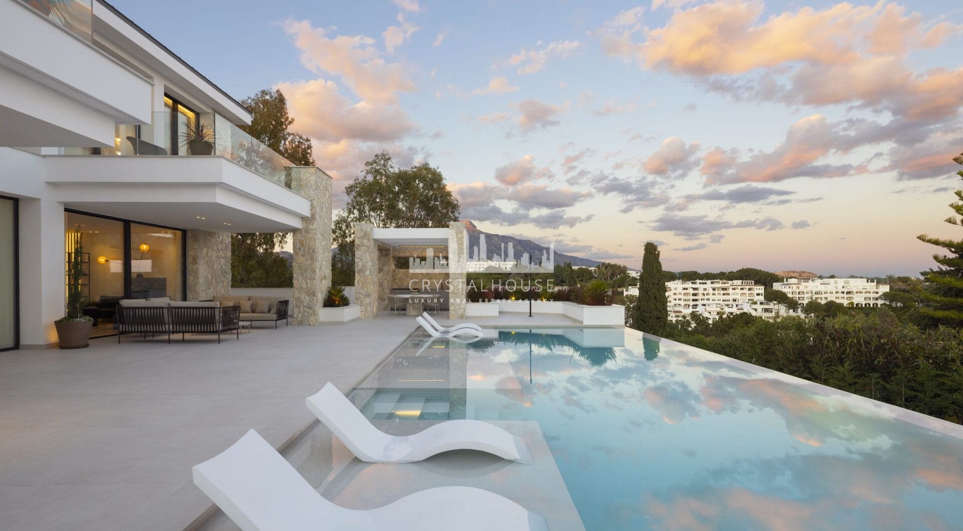 Recently completed, Villa Tiza is a brand-new, high-specification villa for sale and located in an exclusive gated development of just three luxury residences within the La Quinta area.