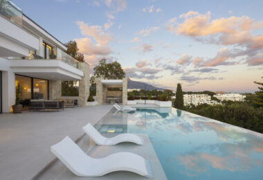 Recently completed, Villa Tiza is a brand-new, high-specification villa for sale and located in an exclusive gated development of just three luxury residences within the La Quinta area.