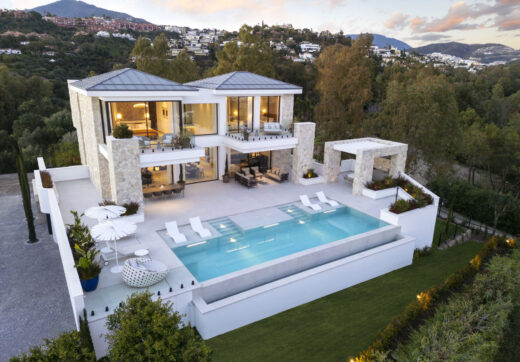 Recently completed, Villa Tiza is a brand-new, high-specification villa for sale and located in an exclusive gated development of just three luxury residences within the La Quinta area.
