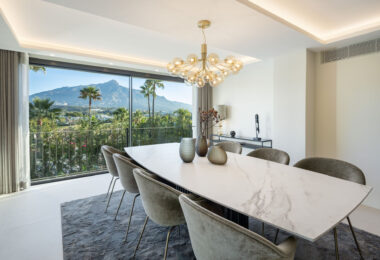 Los Limoneros is a captivating villa for sale located in the prestigious Nueva Andalucia Las Brisas, an area renowned for its stunning views of La Concha mountain and the Mediterranean Sea.
