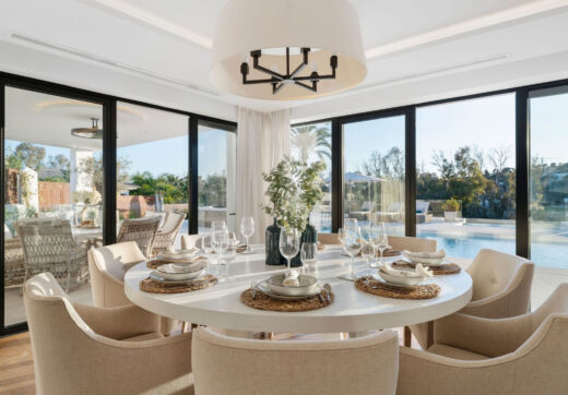 Welcome to this exquisite family home located in the prestigious Los Naranjos area of Marbella, developed by Antima.