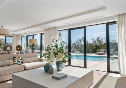 Welcome to this exquisite family home located in the prestigious Los Naranjos area of Marbella, developed by Antima.