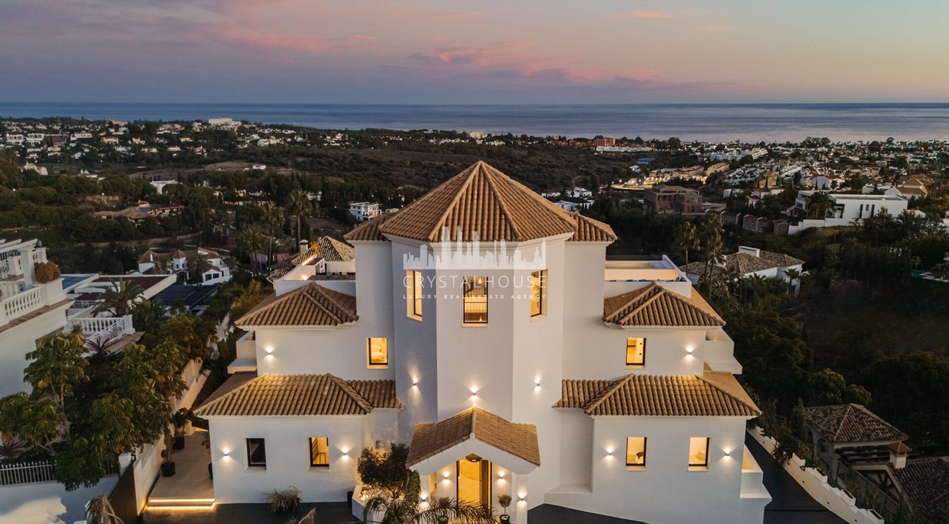 Villa Olivia stands as a remarkable family estate for sale within the prestigious gated community of Los Flamingos, just moments from the renowned Villa Padierna Resort, world-class golf courses, and an array of premium amenities.