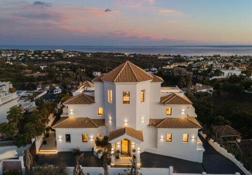 Villa Olivia stands as a remarkable family estate for sale within the prestigious gated community of Los Flamingos, just moments from the renowned Villa Padierna Resort, world-class golf courses, and an array of premium amenities.