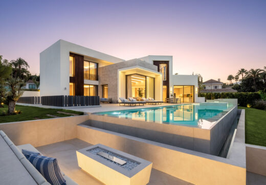 Villa Imagine is an exceptional frontline golf Villa for sale in Las Brisas.