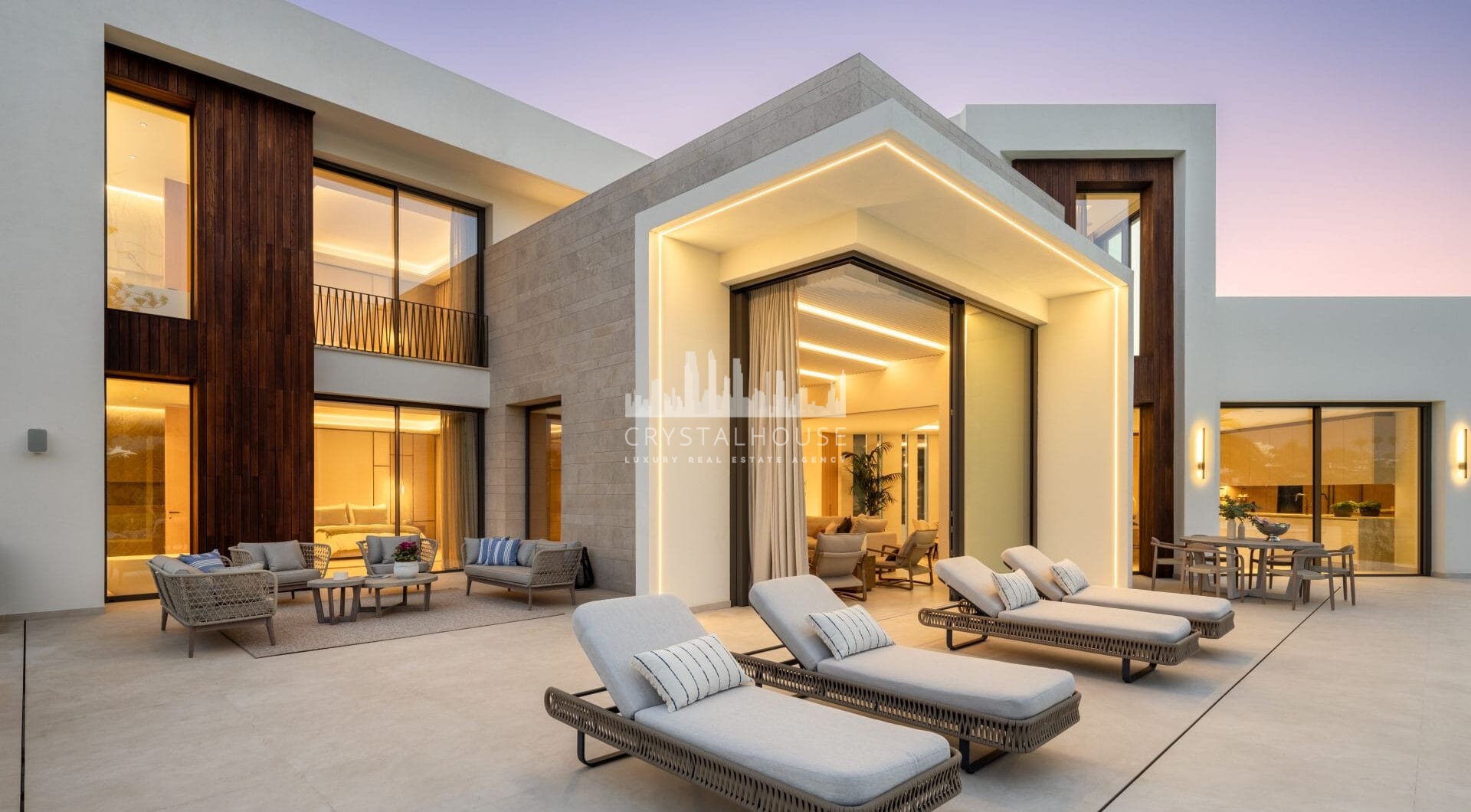 Villa Imagine is an exceptional frontline golf Villa for sale in Las Brisas.