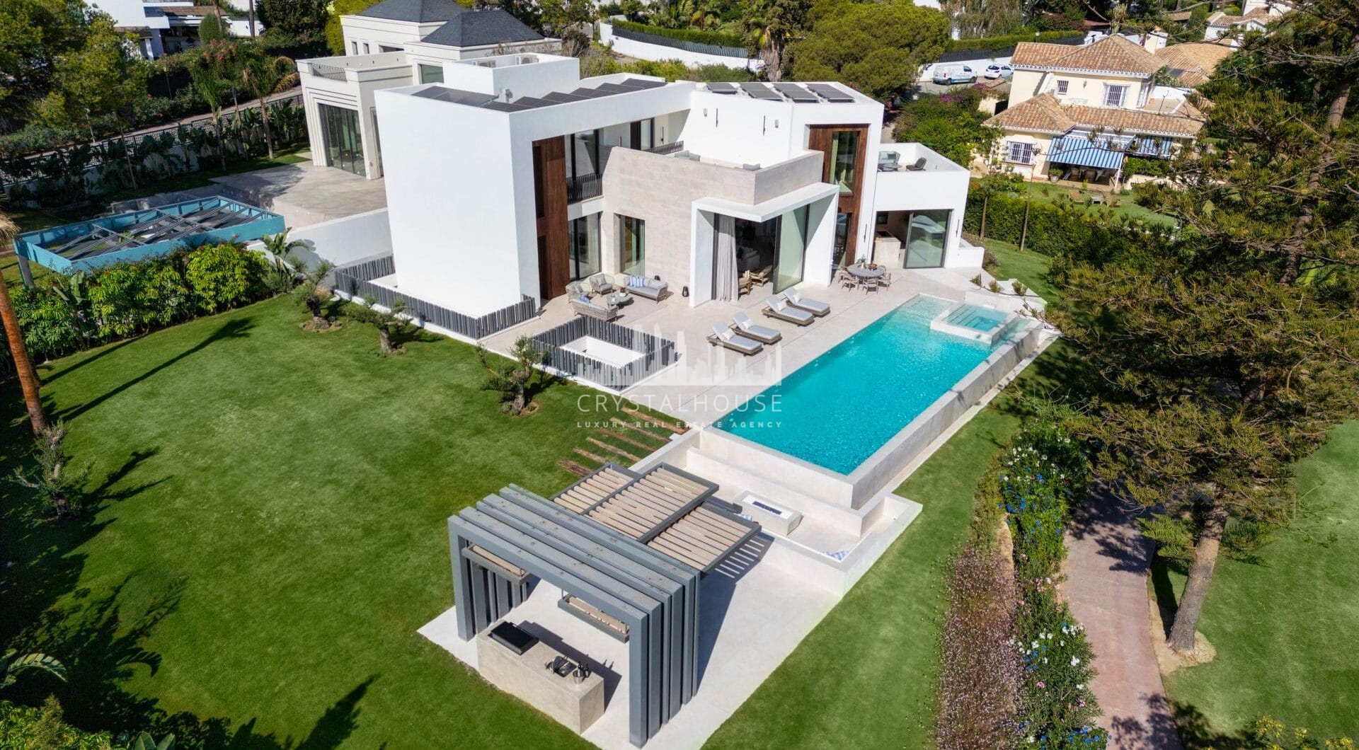 Villa Imagine is an exceptional frontline golf Villa for sale in Las Brisas.