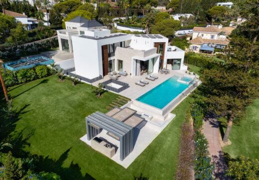 Villa Imagine is an exceptional frontline golf Villa for sale in Las Brisas.