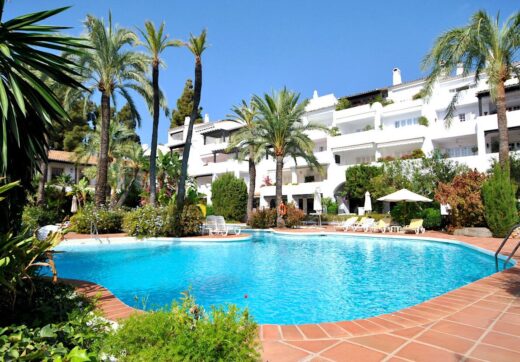 FULLY REFURBISHED LUXURY FLAT IN PUENTE ROMANO BEACH RESORT AND SPA, IN THE HEART OF THE GOLDEN MILE.
