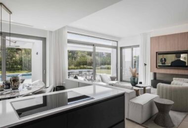 Introducing King’s Hills, a collection of nine luxury villas in the well-established residential area of El Paraiso.