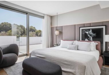 Introducing King’s Hills, a collection of nine luxury villas in the well-established residential area of El Paraiso.