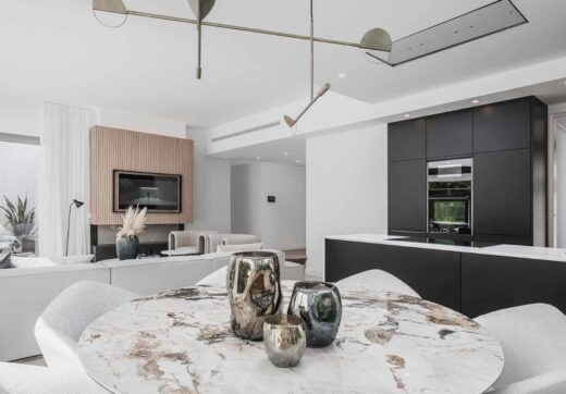 Introducing King’s Hills, a collection of nine luxury villas in the well-established residential area of El Paraiso.