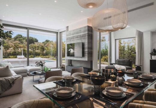 Introducing King’s Hills, a collection of nine luxury villas in the well-established residential area of El Paraiso.