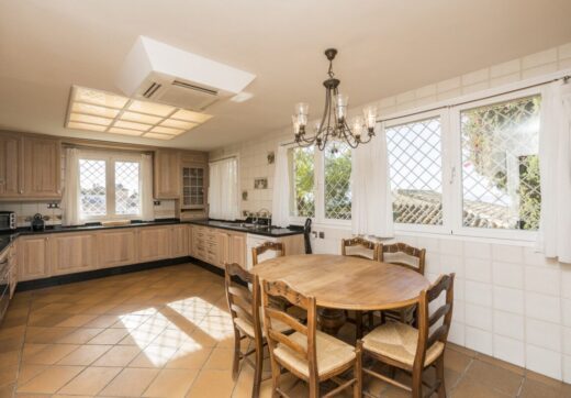 OPULENT FAMILY VILLA WITH INDEPENDENT GUEST HOUSE AND SEA VIEWS IN RINCON DE LA VICTORIA