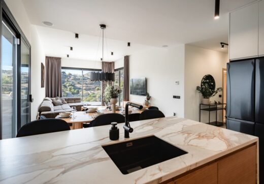 NEW MODERN VILLA WITH GOLF VIEWS IN LA ALQUERÍA, BENAHAVÍS