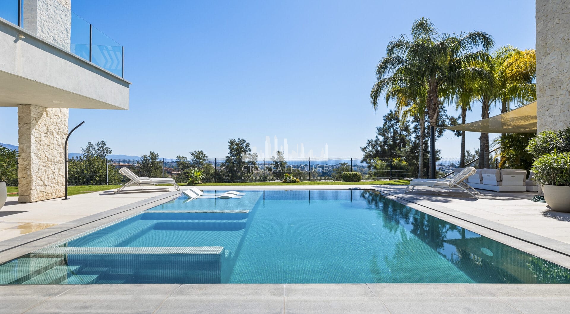 FRONTLINE GOLF - Newly built contemporary villa situated in the prestigious urbanization of La Alquería