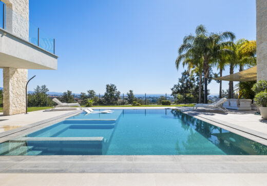 FRONTLINE GOLF - Newly built contemporary villa situated in the prestigious urbanization of La Alquería