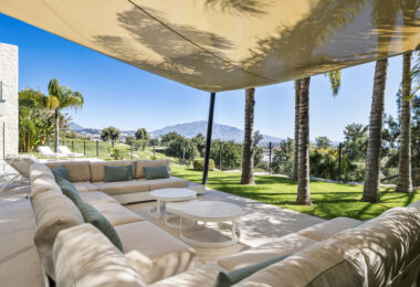 FRONTLINE GOLF - Newly built contemporary villa situated in the prestigious urbanization of La Alquería