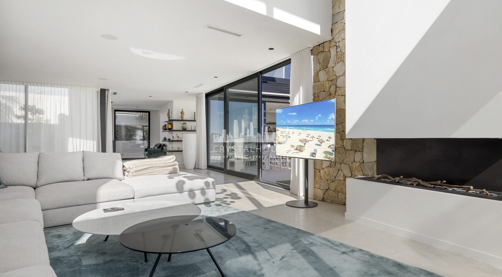 FRONTLINE GOLF - Newly built contemporary villa situated in the prestigious urbanization of La Alquería