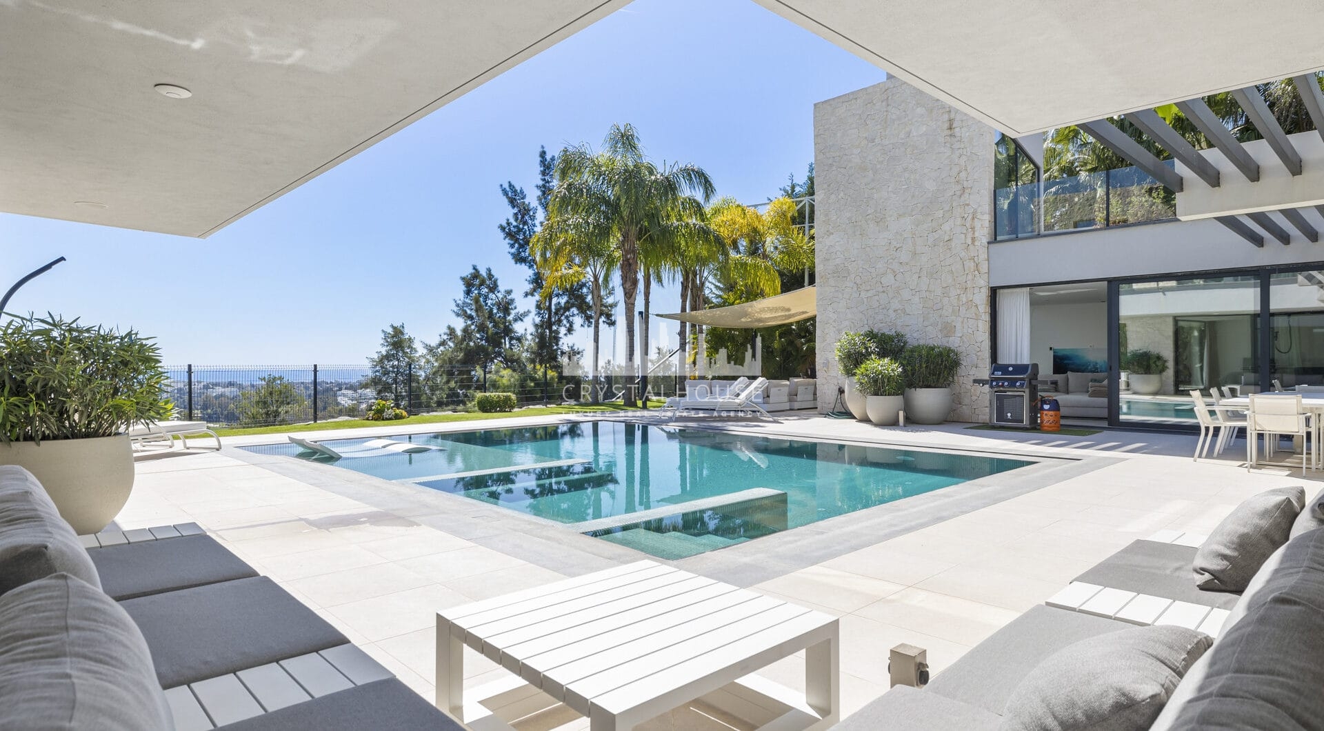 FRONTLINE GOLF - Newly built contemporary villa situated in the prestigious urbanization of La Alquería