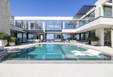 FRONTLINE GOLF - Newly built contemporary villa situated in the prestigious urbanization of La Alquería