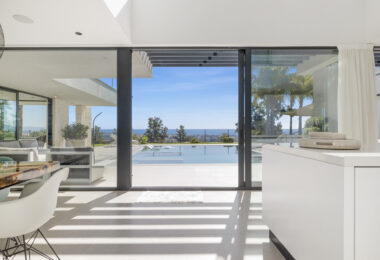 FRONTLINE GOLF - Newly built contemporary villa situated in the prestigious urbanization of La Alquería