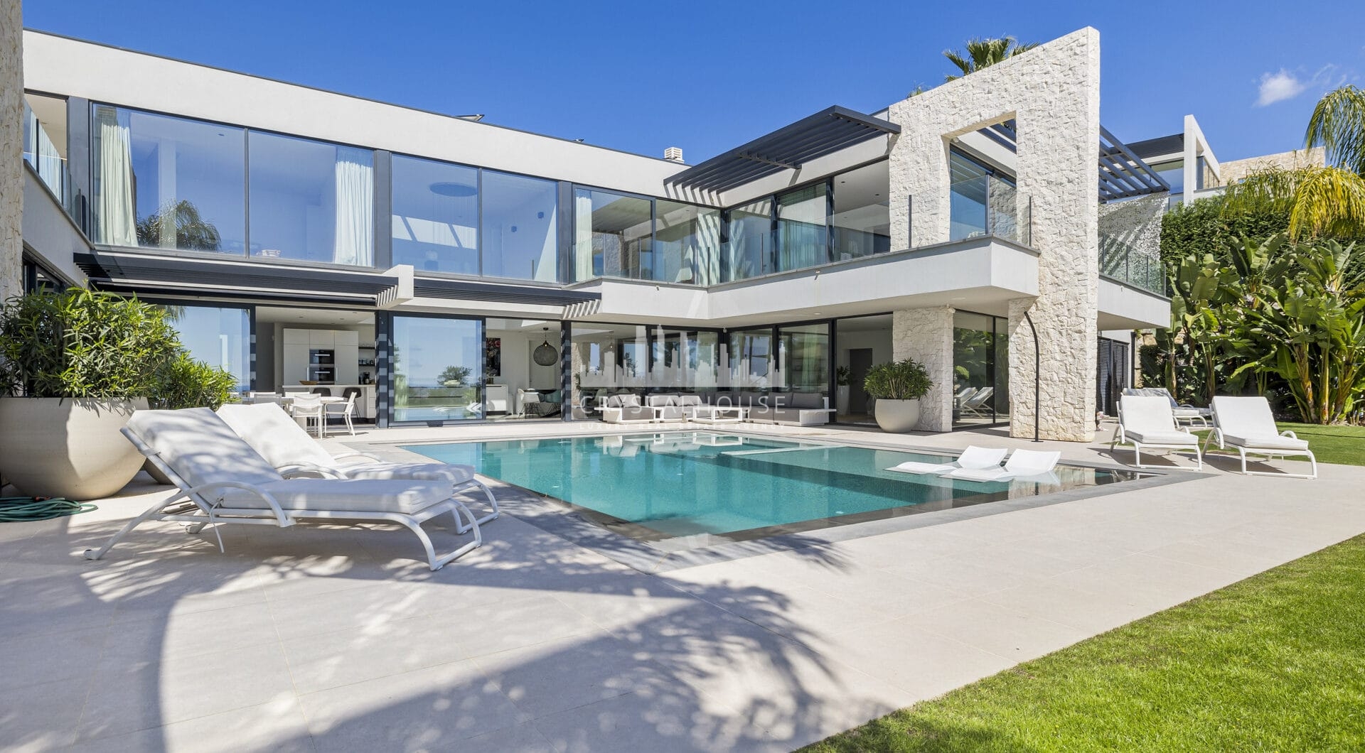 FRONTLINE GOLF - Newly built contemporary villa situated in the prestigious urbanization of La Alquería