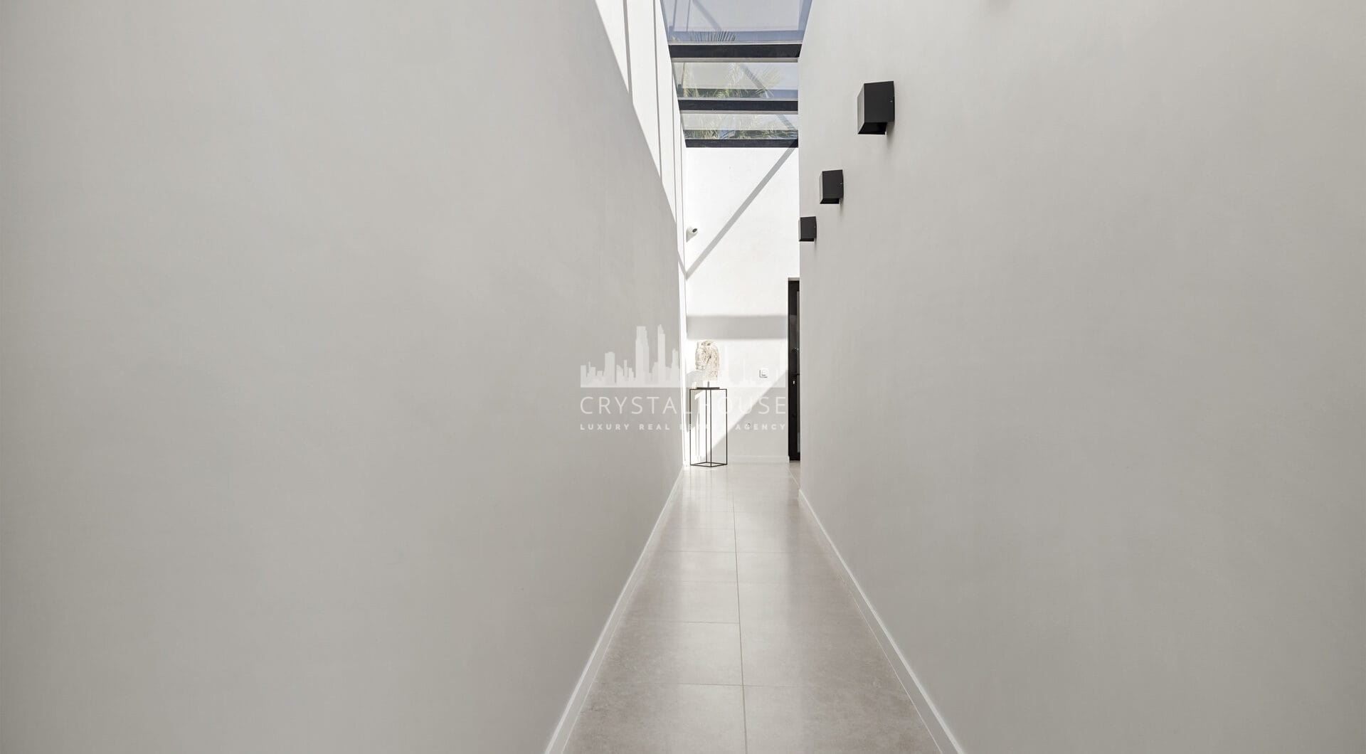 FRONTLINE GOLF - Newly built contemporary villa situated in the prestigious urbanization of La Alquería